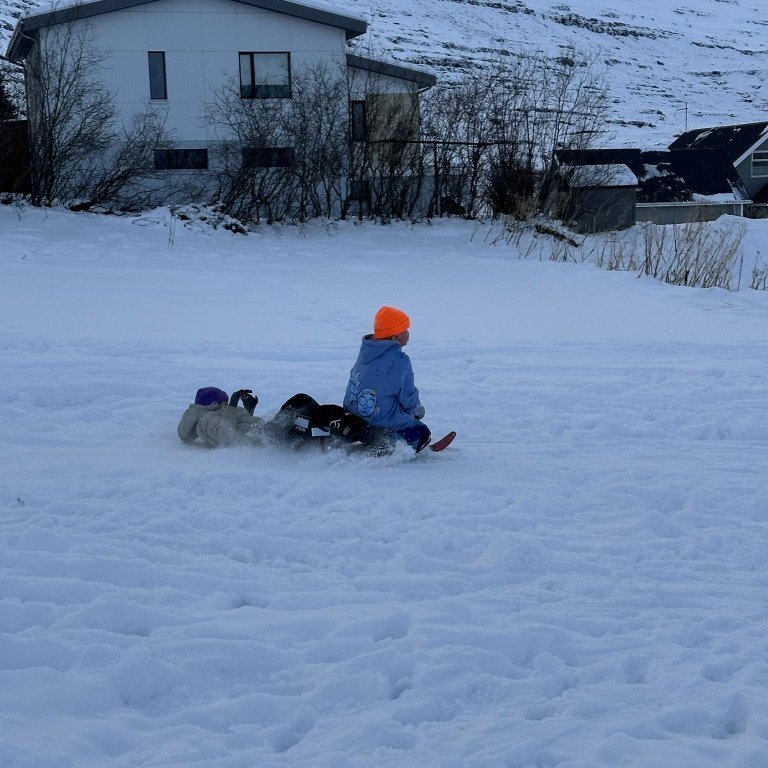 410514162_230201286772680_4939885748399918435_n