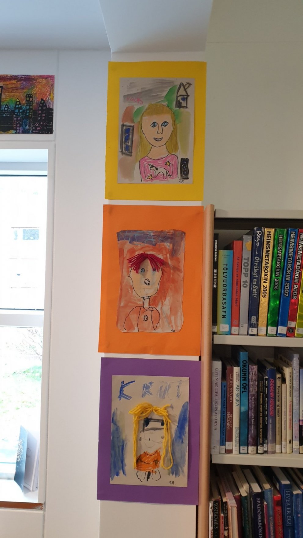 Sjálfsmyndir á bókasafninu