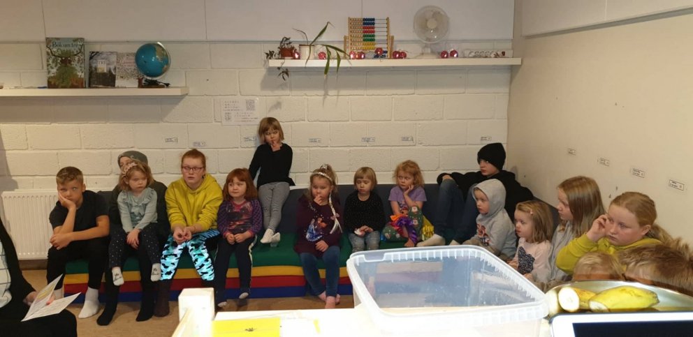 7. bekkur með upplestur á leikskóladeild