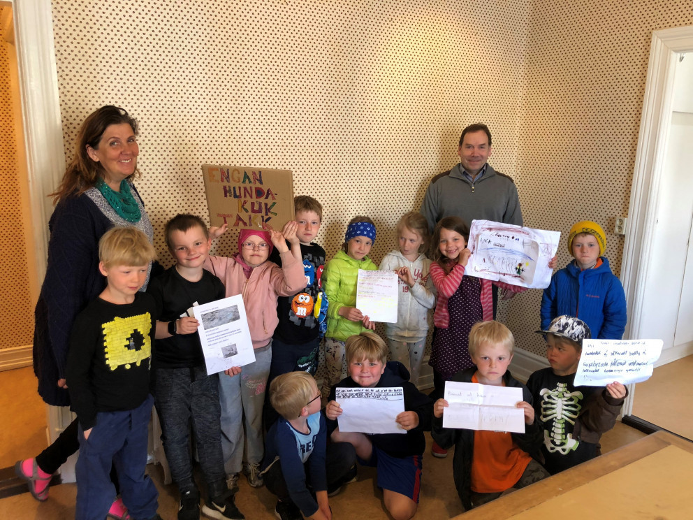 Burt með hundaskít