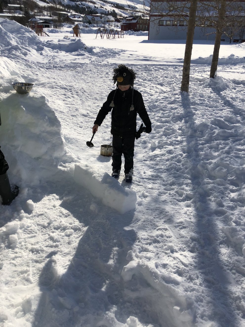 Úti að leika í góða veðrinu