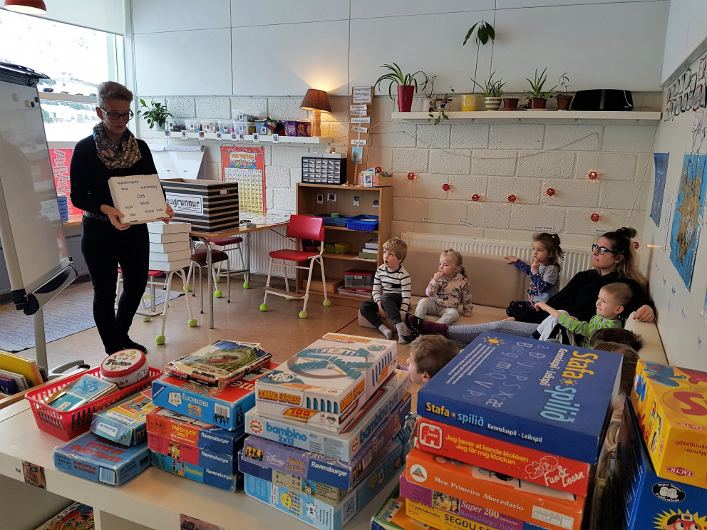 Gjöf frá foreldrafélagi leikskóladeildar