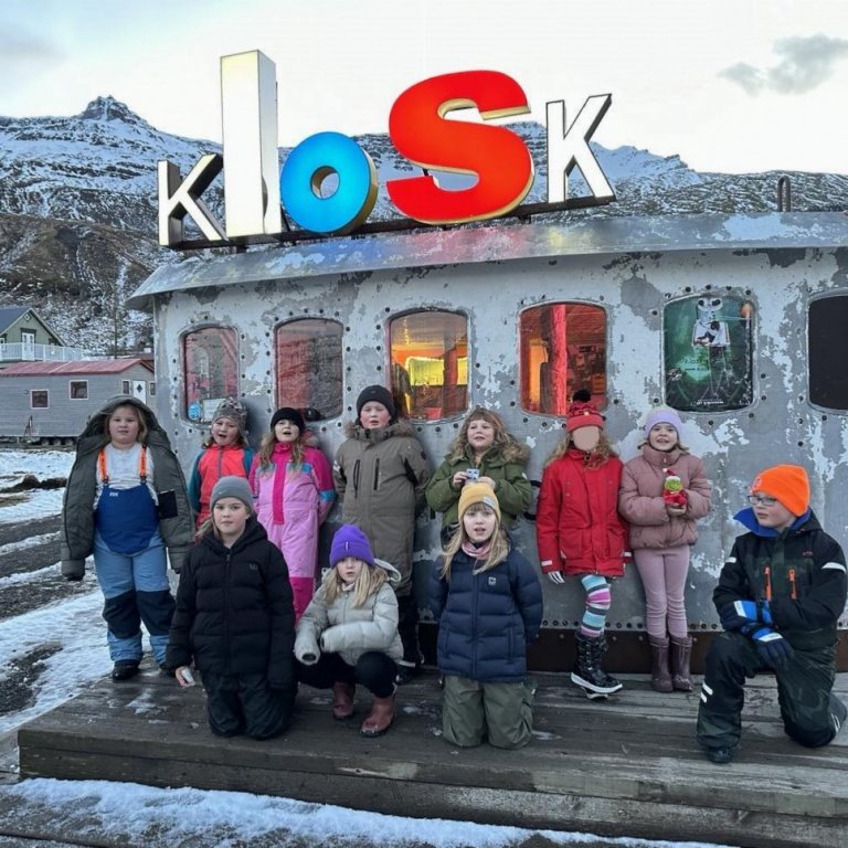 Hádegisfjör og leitað að krumma