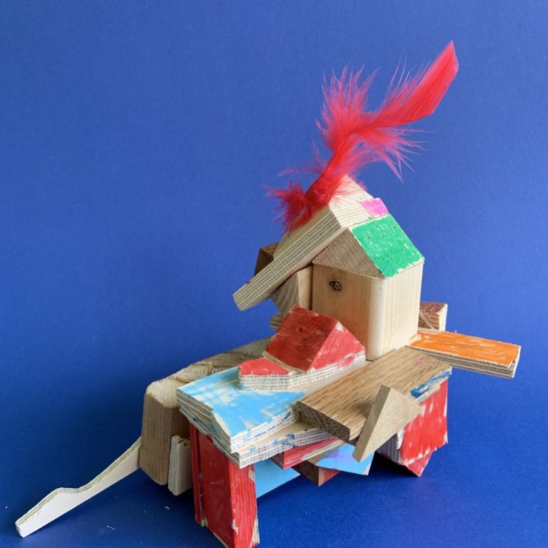 Hér má sjá myndir af fyrsta verkefni 1. bekkjar í smíðum