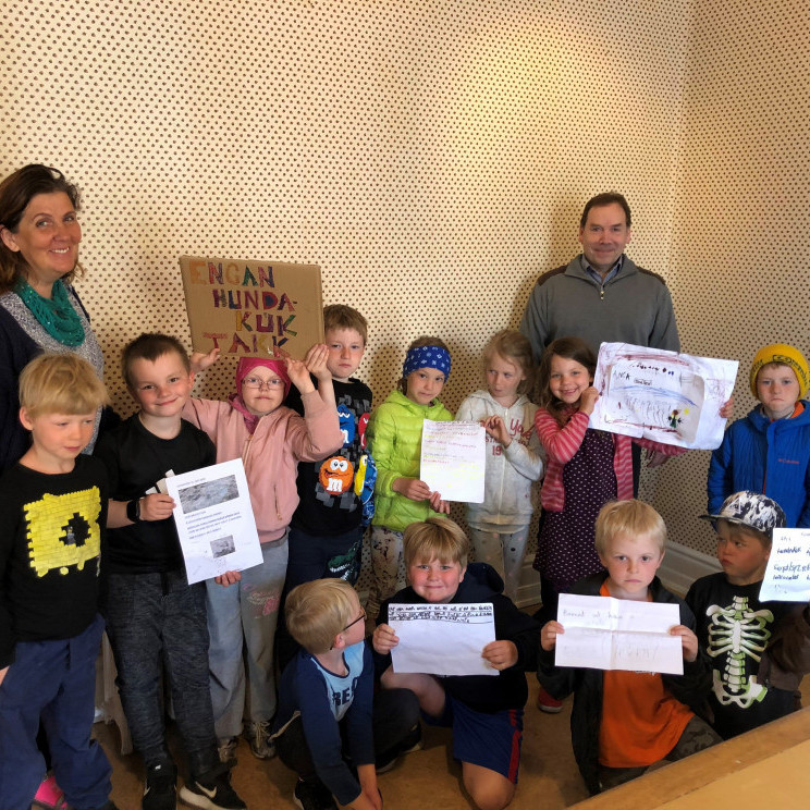 Burt með hundaskít