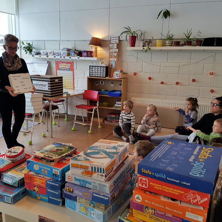 Gjöf frá foreldrafélagi leikskóladeildar